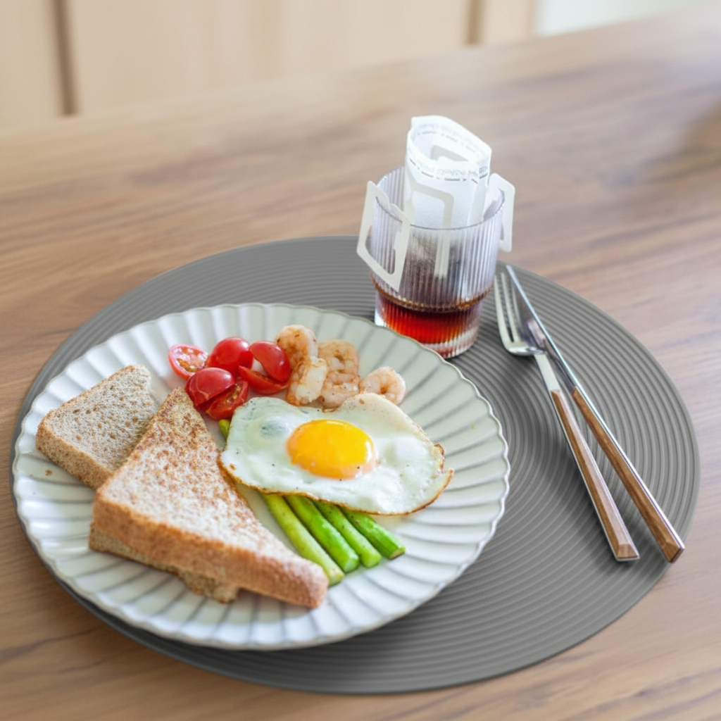 Tapis gris avec repas